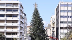 Η Αθήνα ανάβει αύριο Πέμπτη το χριστουγεννιάτικο δέντρο της