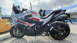 Αττική Οδός: Ταυτοποιήθηκαν δυο άτομα που έτρεχαν με μοτοσικλέτες με ταχύτητα που ξεπερνούσε τα 250 km/h (Βίντεο)