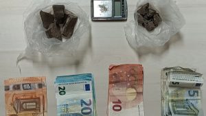 Αχαρνές: Συνελήφθησαν τρεις γυναίκες για διακίνηση ναρκωτικών