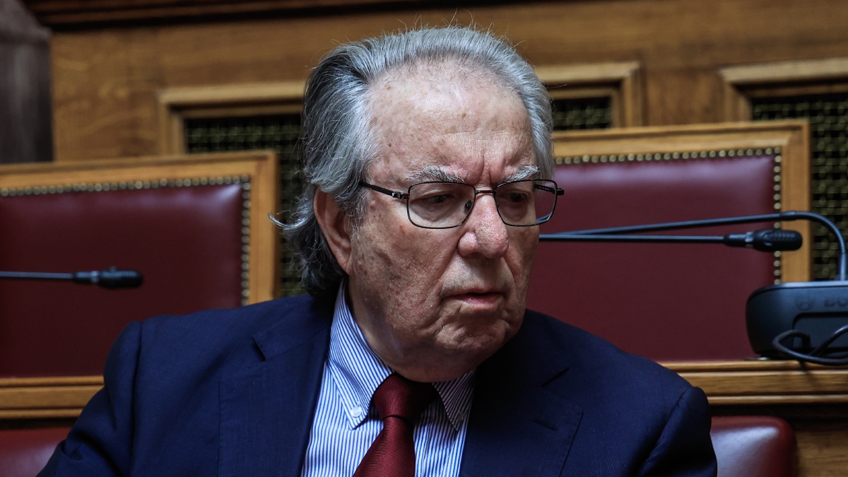 Γιώργος Μπαμπινίωτης: Απαντά αν η Κίμπερλι Γκιλφόιλ πρέπει να αποκαλείται «πρέσβης» ή «πρέσβειρα»