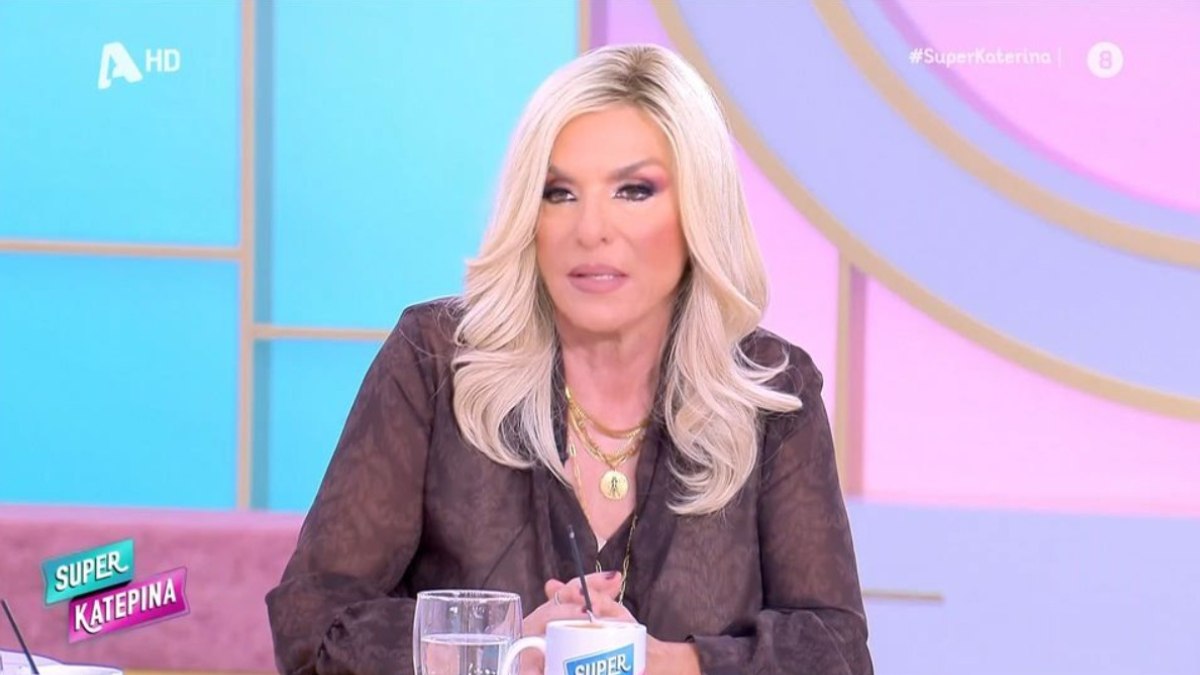 Δάφνη Μπόκοτα για Πολυτεχνείο: «Θυμάμαι τα χέρια που έβγαιναν από τα παράθυρα για να πάρουν τα τρόφιμα»