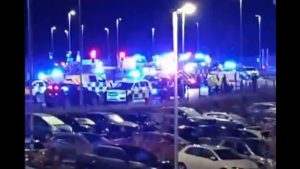 Βρετανία: Σε σοβαρή κατάσταση 9 τραυματίες μετά από την επίθεση με μαχαίρι σε τρένο – Κρυβόντουσαν στις τουαλέτες για να γλυτώσουν