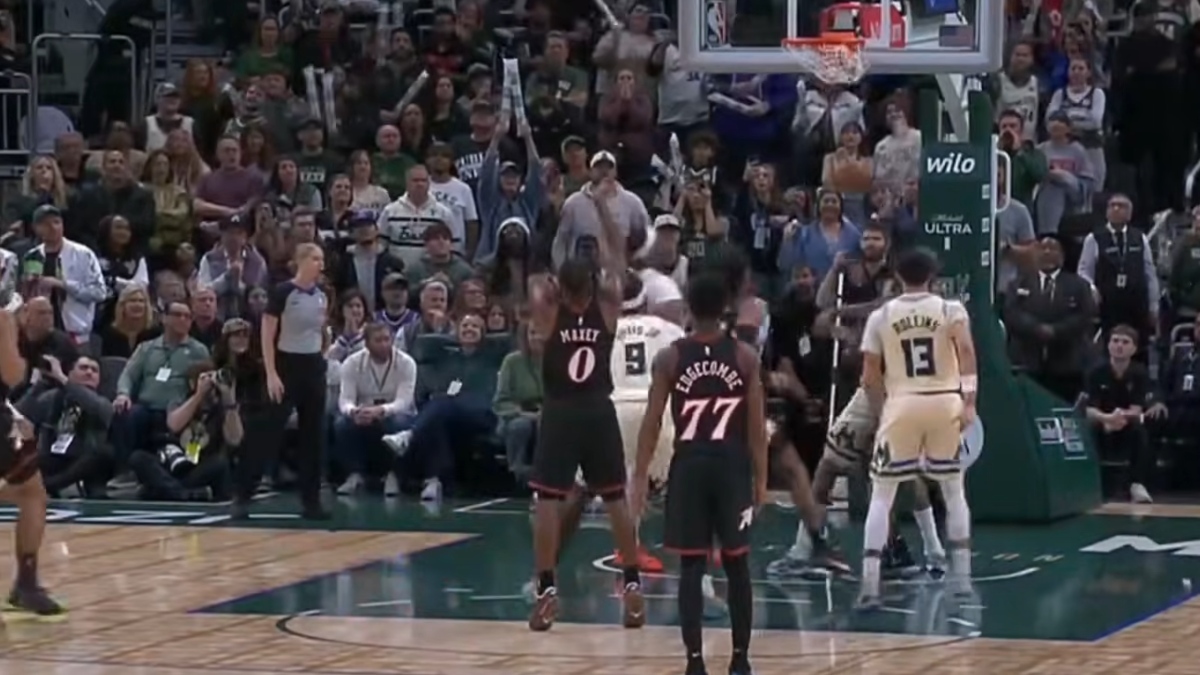 ΝΒΑ: Ο Μάξεϊ με 54 πόντους παρέσυρε τους Μπακς χωρίς τον Γιάννη – Ήττα με 114-123 στην παράταση για τα “Ελάφια”