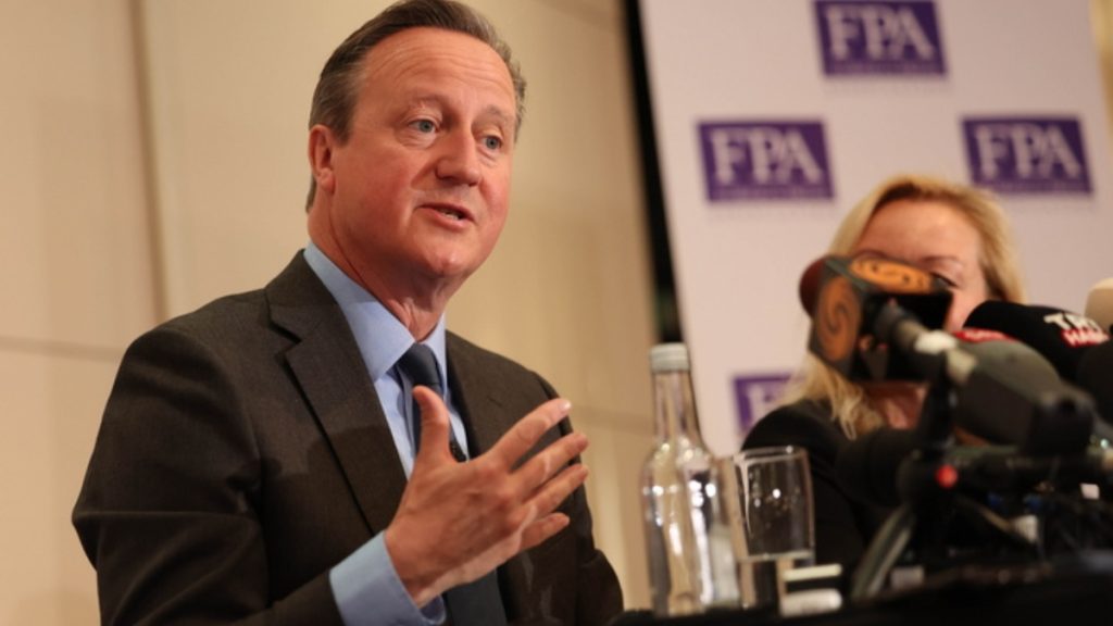 Ντέιβιντ Κάμερον: Διαγνώστηκε με καρκίνο του προστάτη ο πρώην πρωθυπουργός της Βρετανίας – “Φοβάσαι να ακούσεις αυτές τις λέξεις”