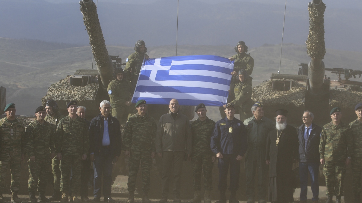 Δένδιας: «Οι Ένοπλες Δυνάμεις έχουν μπει στη νέα εποχή, όχι μόνο με το δεξί, αλλά και με τα δύο πόδια»