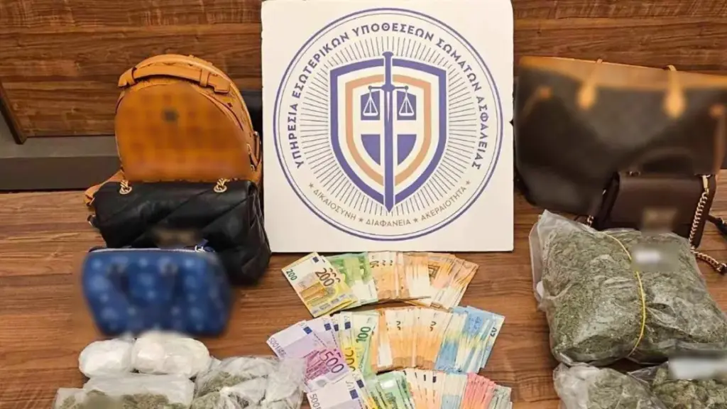 Εξαρθρώθηκαν 2 εγκληματικές οργανώσεις για διακίνηση ναρκωτικών στην Αττική – Ο ρόλος αστυνομικού και οι κωδικές ονομασίες