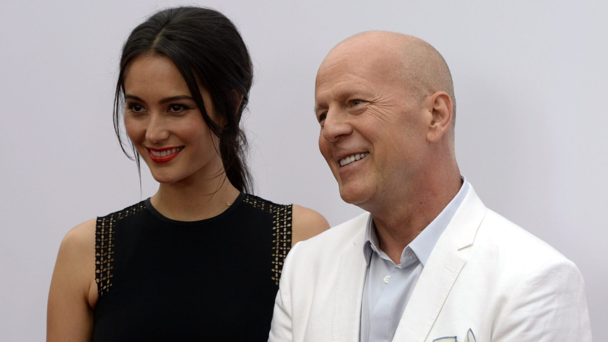 Έμμα Χέμινγκ: «Ο Μπρους Γουίλις αγαπούσε τα Χριστούγεννα, οι γιορτές είναι διαφορετικές πια»