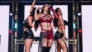 Evangelia: Γίνεται η πρώτη Ελληνίδα καλλιτέχνιδα που εμφανίστηκε στο Dusk Music Festival (vid)