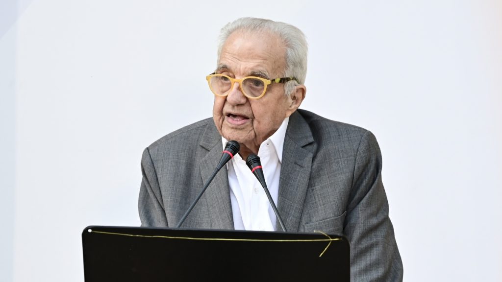 Στις 14:30 στο πάρκο Ελευθερίας η πολιτική κηδεία του Αλέκου Φλαμπουράρη – Ποιοι θα εκφωνήσουν επικήδειο