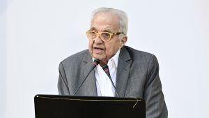 Στις 14:30 στο πάρκο Ελευθερίας η πολιτική κηδεία του Αλέκου Φλαμπουράρη – Ποιοι θα εκφωνήσουν επικήδειο