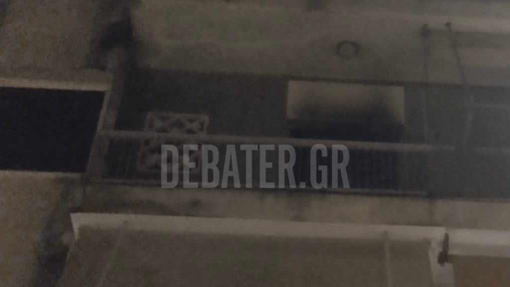 Φωτιά σε διαμέρισμα στην πλατεία Αμερικής