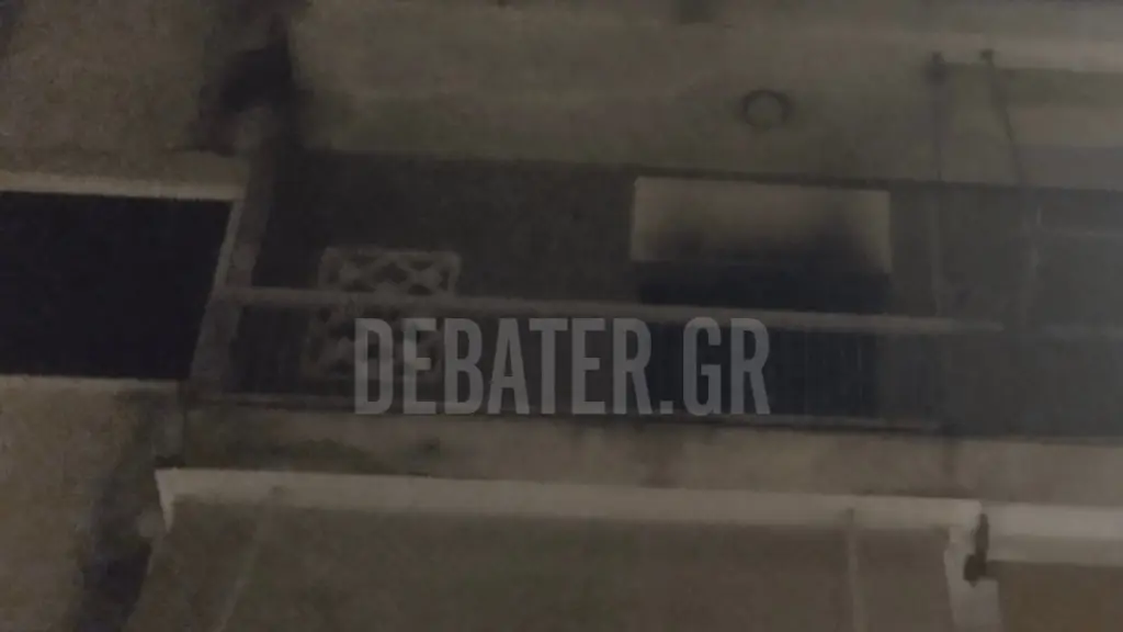 Φωτιά σε διαμέρισμα στην πλατεία Αμερικής