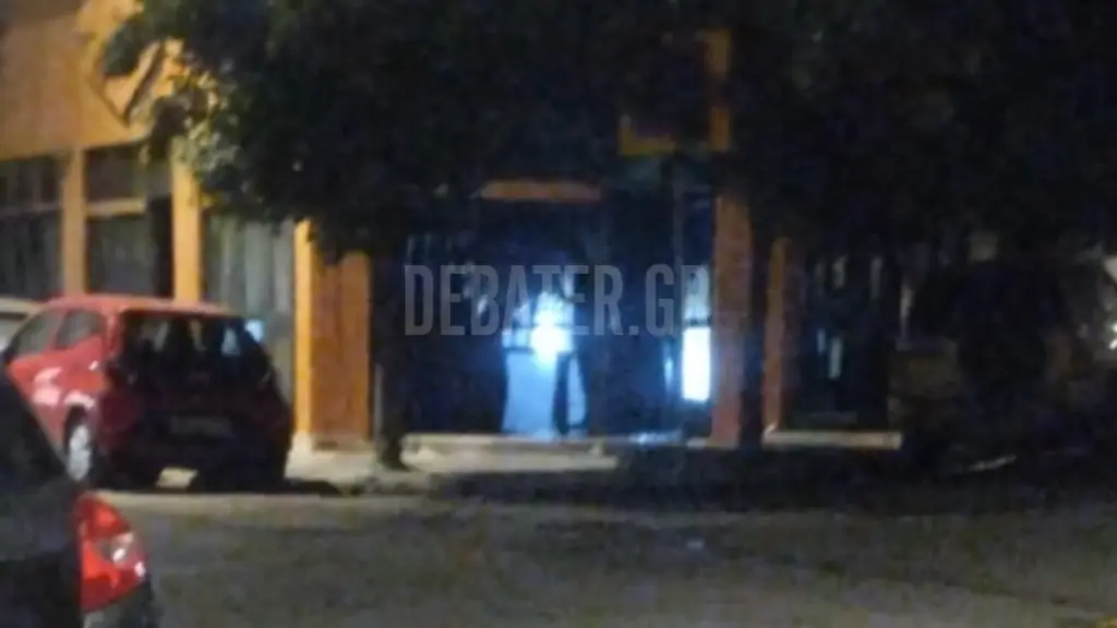 Καισαριανή: Εμπρηστική επίθεση σε καφετέρια – Εξερράγη ο μηχανισμός και προκλήθηκε φωτιά (βίντεο)