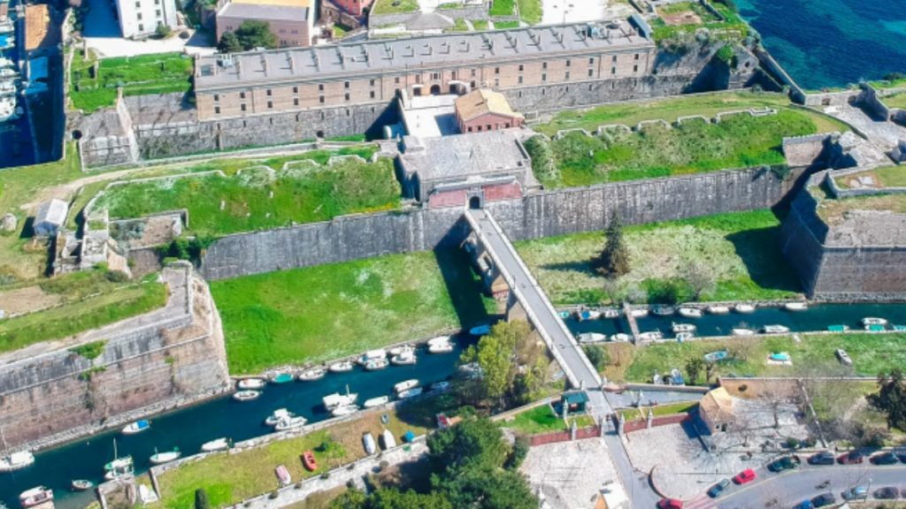 Υπουργείο Πολιτισμού: Αποκατάσταση της γέφυρας πρόσβασης στο Παλαιό Φρούριο Κέρκυρας