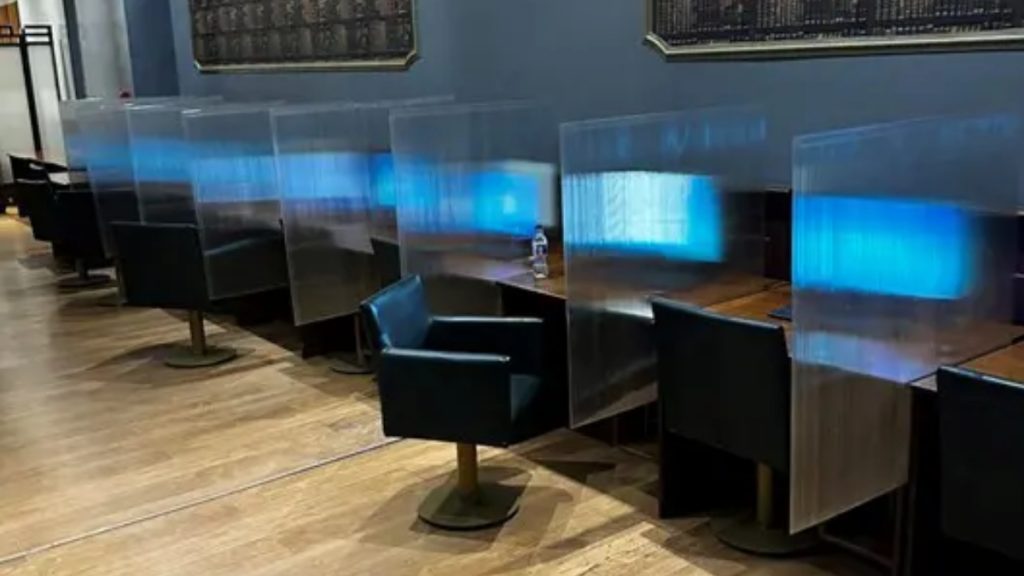 Θεσσαλονίκη: Εντοπίστηκε κατάστημα μέσα στο οποίο έπαιζαν “φρουτάκια” – Συνελήφθησαν έξι άτομα