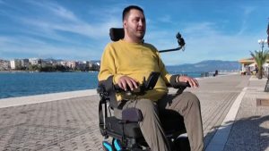 Γιάννης Δαμιανός: «Κατάλαβα εξ αρχής ότι παρέλυσα – Ο Θεός δεν είναι τιμωρός»