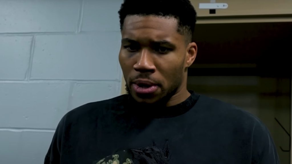 Γιάννης Αντετοκούνμπο: Εξήγησε γιατί ζήτησε από τους φιλάθλους των Πέισερς να… σωπάσουν