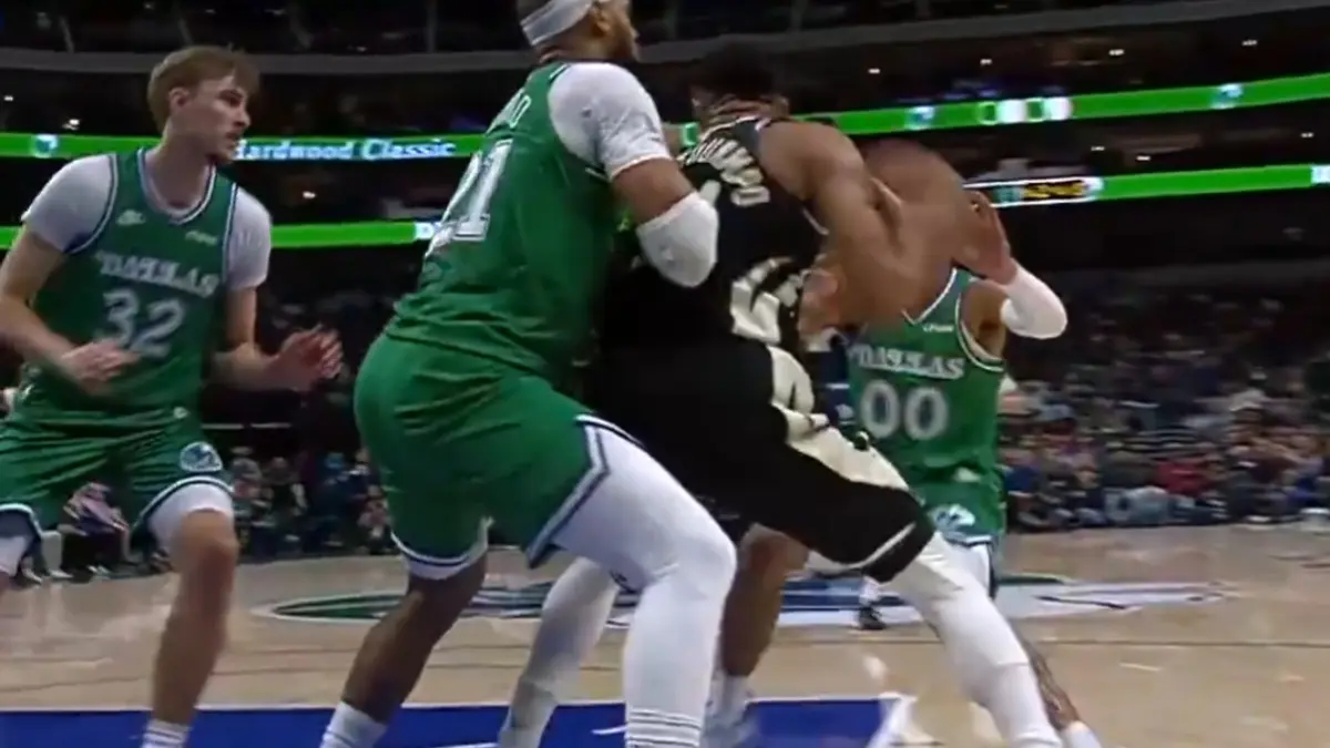 NBA: Απόδραση από το Ντάλας με σούπερ Αντετοκούνμπο – Ασταμάτητοι οι Ντόνσιτς και Γουενμπανιάμα 