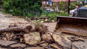 Η επόμενη ημέρα μετά τις πλημμύρες σε Ήπειρο και Κέρκυρα – Παραμένουν τα προβλήματα, μετρούν τις πληγές τους οι κάτοικοι (Εικόνες)