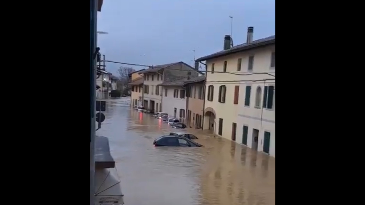 Ιταλία: Δύο αγνοούμενοι από την κακοκαιρία – Παρασύρθηκαν από τα ορμητικά νερά (βίντεο)