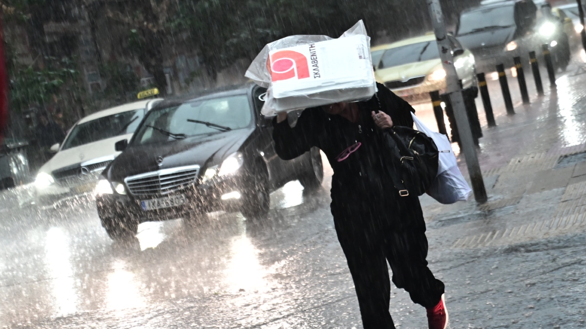 Κακοκαιρία Adel: Επικαιροποιήθηκε το έκτακτο δελτίο της ΕΜΥ – Σε ποιες περιοχές αναμένονται έντονα φαινόμενα