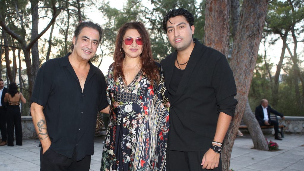 Καίτη Γαρμπή – Διονύσης Σχοινάς: Οι δημόσιες ευχές για τα γενέθλια του γιου τους, Δημήτρη (pics)