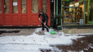 Κακοκαιρία Adel: Ισχυρές βροχές και καταιγίδες στο Ανατολικό Αιγαίο – Προβλήματα σε Τζουμέρκα, Κέρκυρα και Σαντορίνη (Βίντεο)