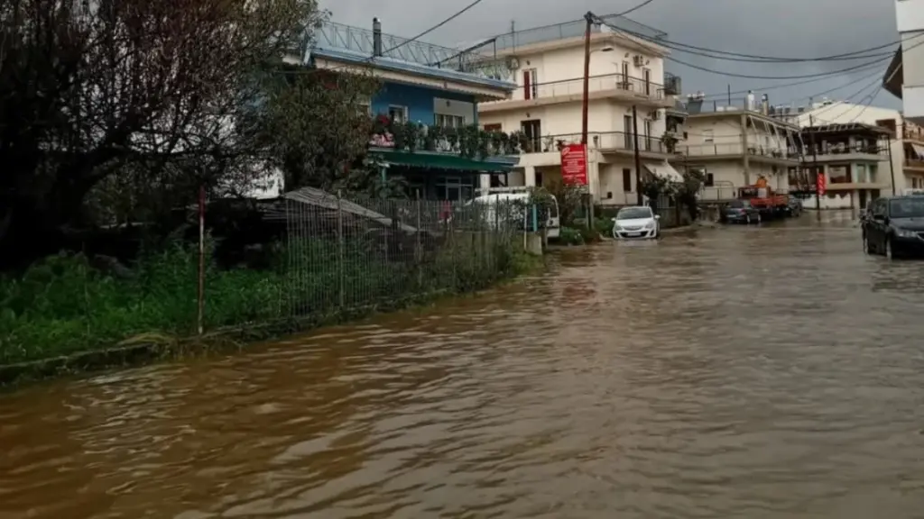 Θεσσαλία: Προσωρινή διακοπή κυκλοφορίας οχημάτων λόγω της κακοκαιρίας