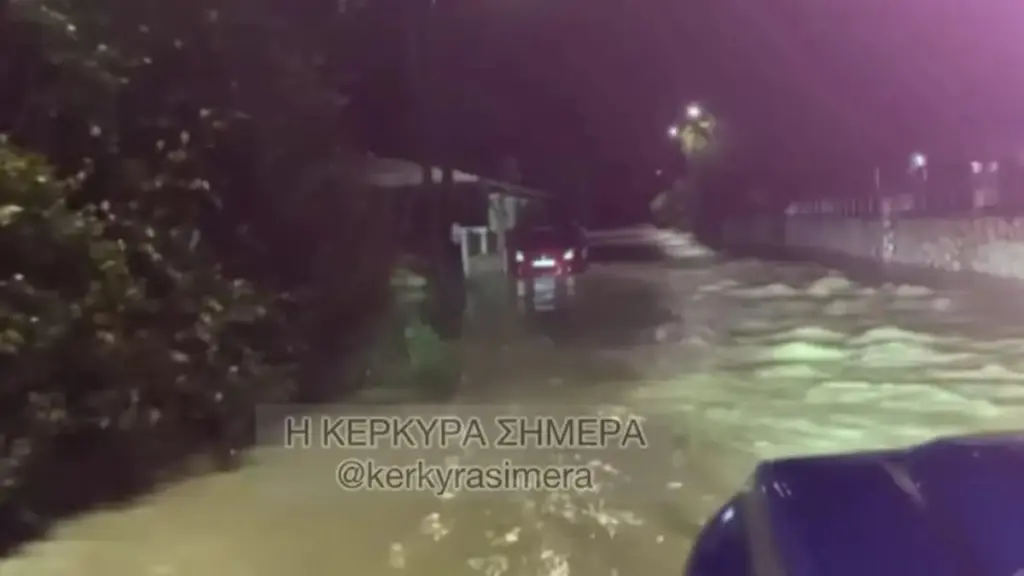 Κακοκαιρία: Σοβαρές ζημιές στην Κέρκυρα, υποχώρησε πλαγιά – Κατολισθήσεις και πλημμύρες σε Ήπειρο και Καστοριά (βίντεο)