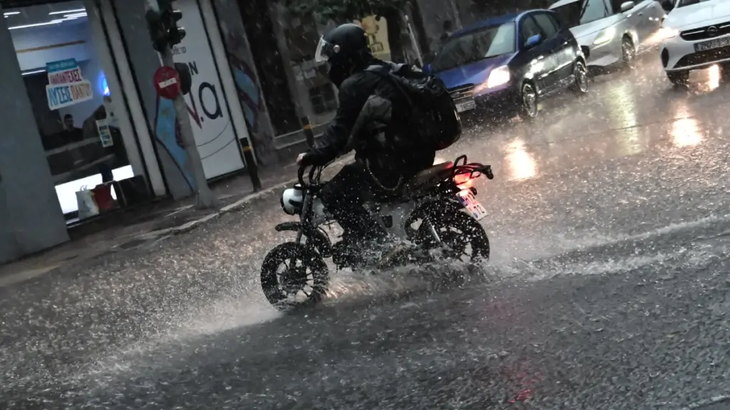 Δήμος Αθηναίων: Σε 24ωρη επιφυλακή λόγω κακοκαιρίας