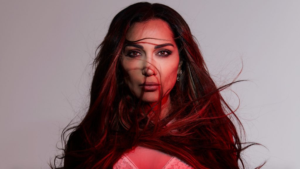 Δέσποινα Βανδή: Κυκλοφόρησε το νέο της πολυαναμενόμενο hit με τίτλο «Καλά να περνάτε»