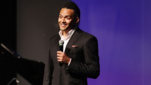 Εμμανουήλ Καραλής: «Ήταν δύσκολη η μάχη με τη δυσλεξία, χάνεις τον κόσμο κάτω από τα πόδια σου»