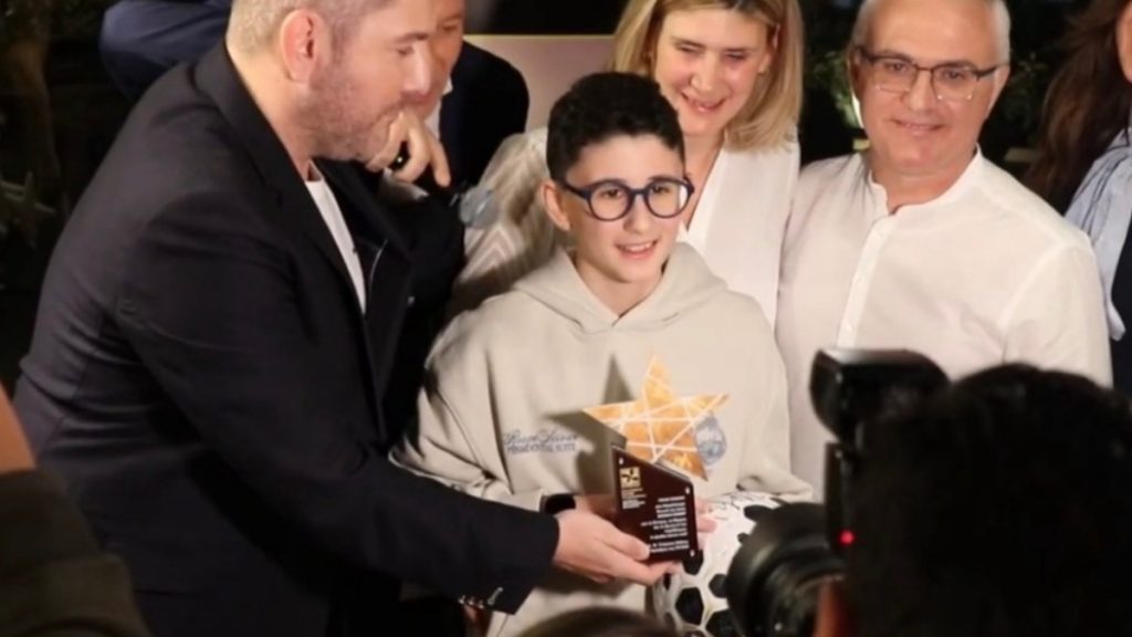 Οι βραβεύσεις που συγκίνησαν: Ο ανήλικος που νίκησε τον καρκίνο και ο άνδρας που έσωσε από βέβαιο πνιγμό συμπολίτη μας