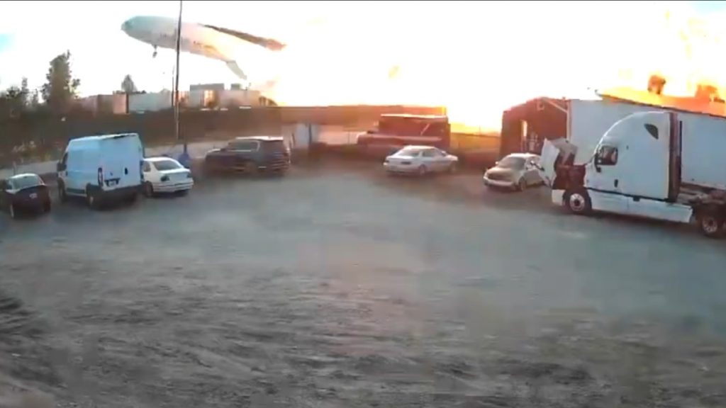 Κεντάκι: Η στιγμή της συντριβής του αεροσκάφους cargo της UPS – Δείτε βίντεο που κόβουν την ανάσα