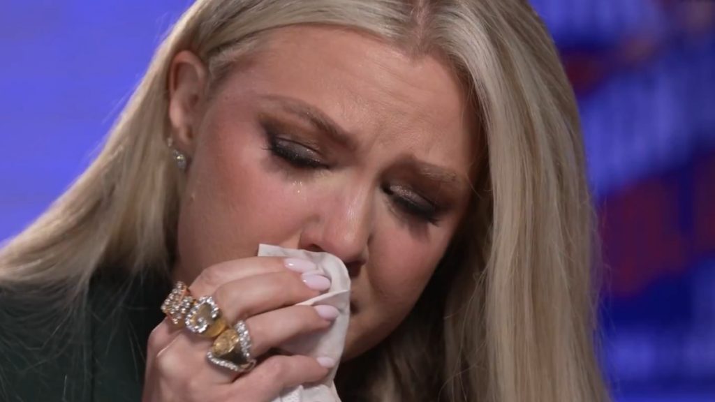 Τσάρλι Κερκ: Δάκρυσε η σύζυγό του, Έρικα για την δολοφονία του – “Δεν πρόλαβα να του δώσω ένα φιλί” (βίντεο)