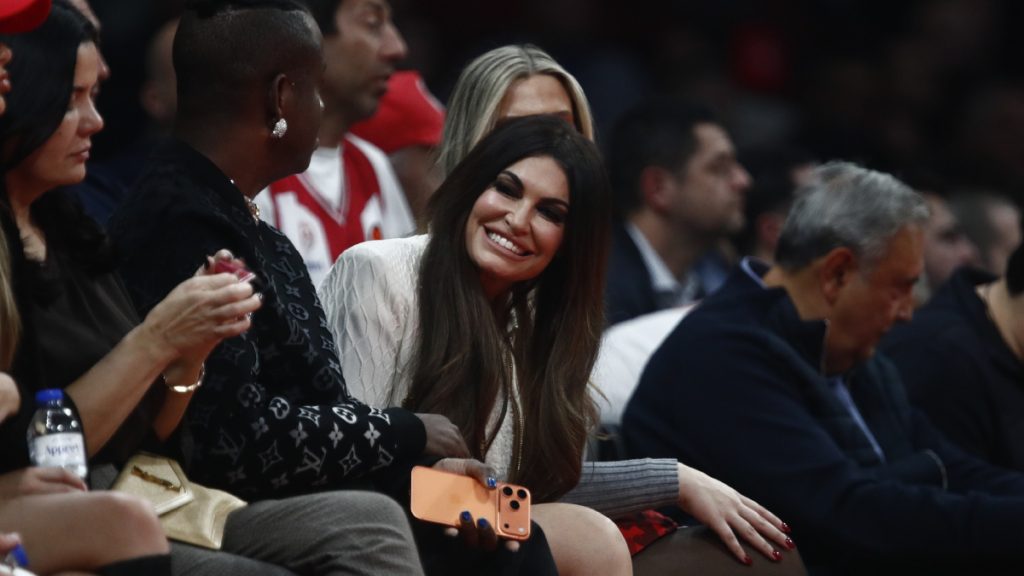 Κίμπερλι Γκιλφόιλ: Η κομψή εμφάνιση στο ΣΕΦ και οι νέες δηλώσεις της – «Ο στυλίστας μου είναι ο καλύτερος»