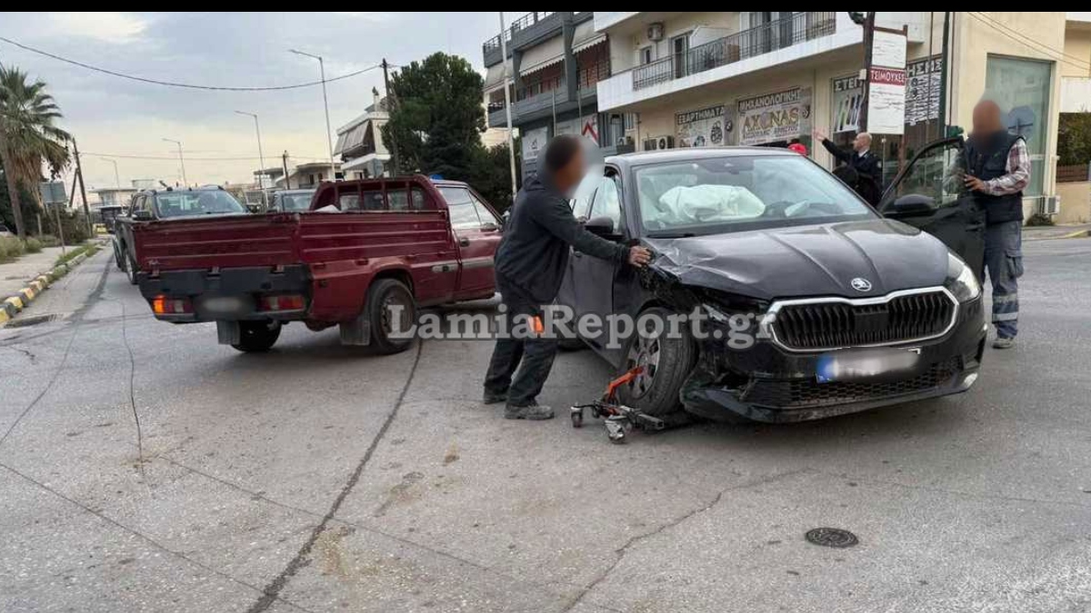 Λαμία: Σοβαρό τροχαίο στο κέντρο της πόλης – Συγκρούστηκαν τρία οχήματα