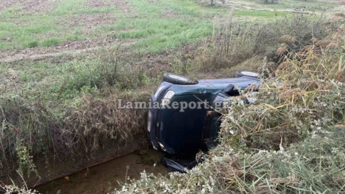 Λαμία: Σοβαρό τροχαίο με σύγκρουση ΙΧ και φορτηγού – Το αυτοκίνητο βρέθηκε σε χαντάκι, σε σοβαρή κατάσταση η οδηγός