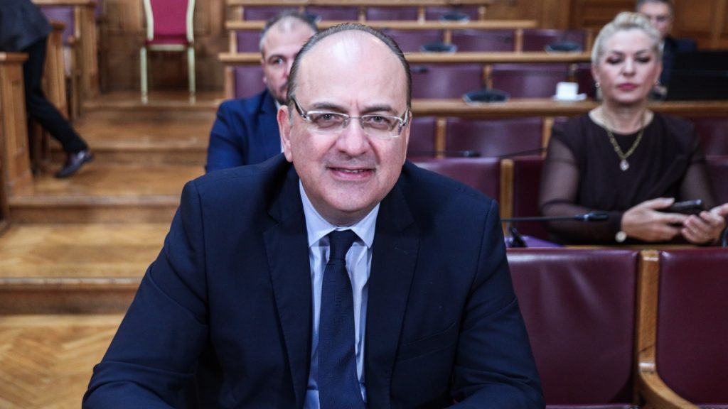 Μήνυση του Μακάριου Λαζαρίδη κατά της διευθύντριας Επικοινωνίας του ΠΑΣΟΚ