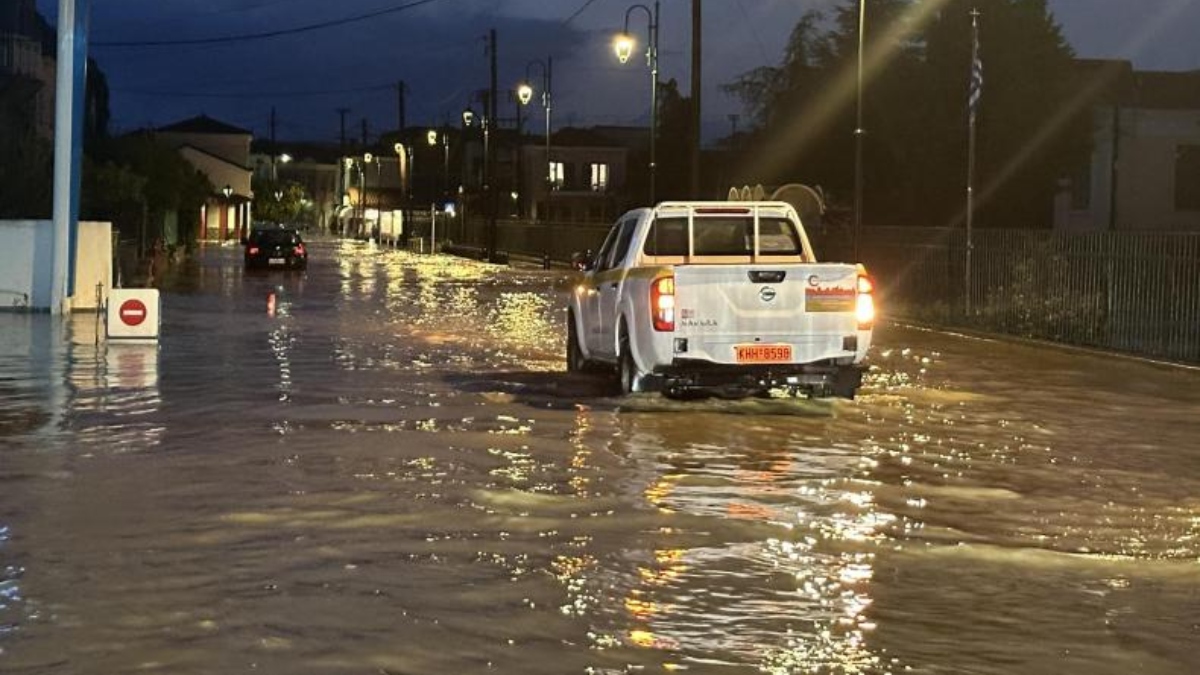 Βούλιαξε η Λέσβος από τις καταιγίδες: “Έσπασε” το ποτάμι στην Καλλονή – Πλημμύρισαν αυλές και αυτοκίνητα (εικόνες)