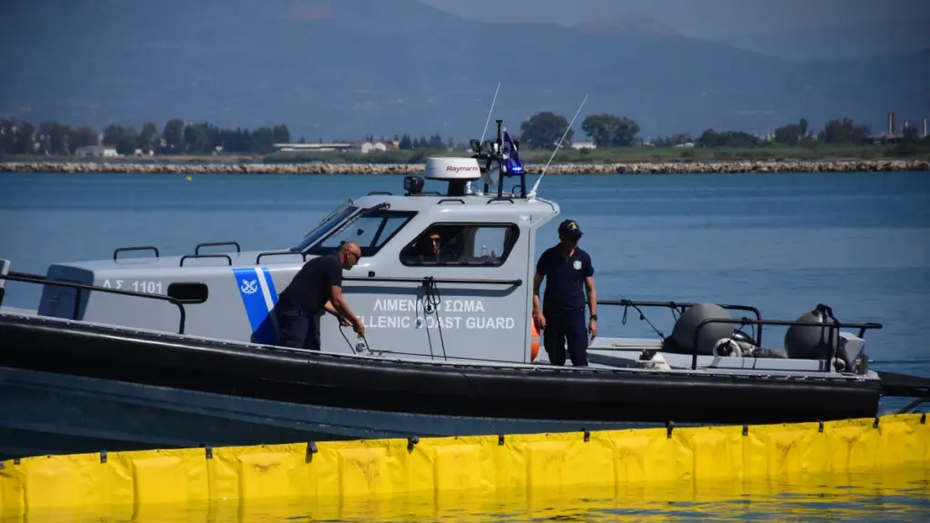 Μεσολόγγι: Ακυβέρνητη θαλαμηγός λόγω βλάβης κοντά στην Οξειά
