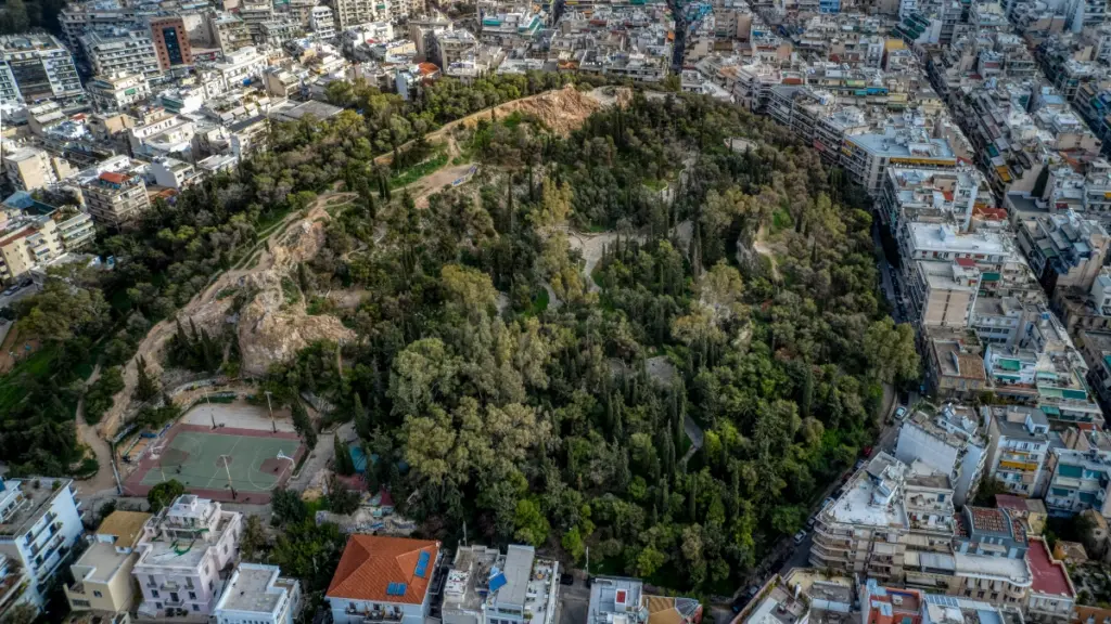 Δήμος Αθηναίων: Νέα αρχή για το κυλικείο στον Λόφο του Στρέφη