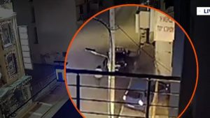 Θανατηφόρο τροχαίο στη Λούτσα: Πού επικεντρώνονται οι έρευνες των αρχών – Χειρουργήθηκε και βρίσκεται στη ΜΕΘ η κοπέλα του 24χρονου