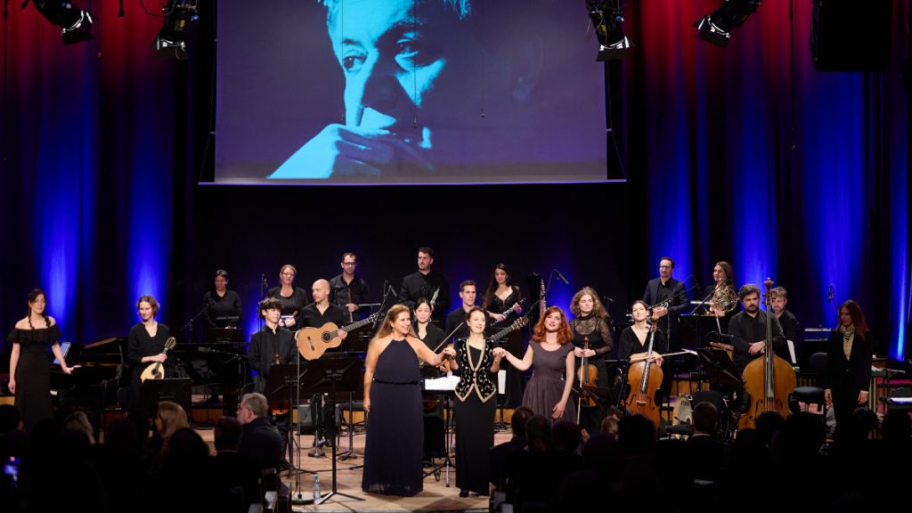 Μάνος Χατζιδάκις: Συναυλία-αφιέρωμα στη Βιέννη για τα 100 χρόνια από τη γέννηση του κορυφαίου μουσουργού