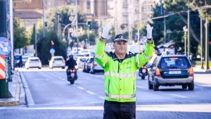 Σπύρος Μερτζανίδης: Αποχαιρετά την ενεργό δράση ο εμβληματικός τροχονόμος της Αθήνας μετά από 35 χρόνια (Εικόνες)