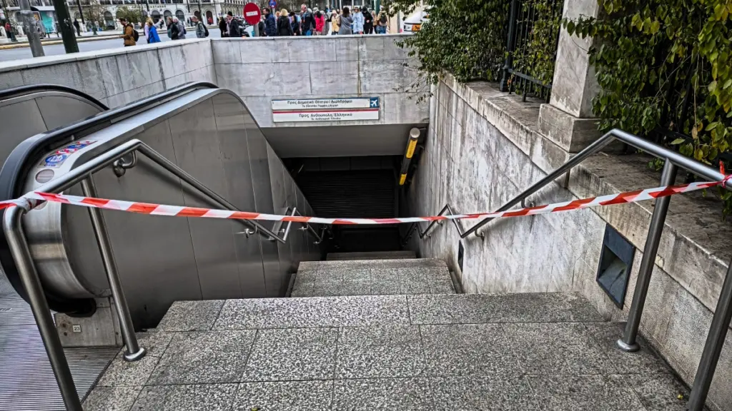 Κλειστοί πέντε σταθμοί του Μετρό λόγω της 52ης επετείου του Πολυτεχνείου – Τι ώρα “κατεβάζουν ρολά”