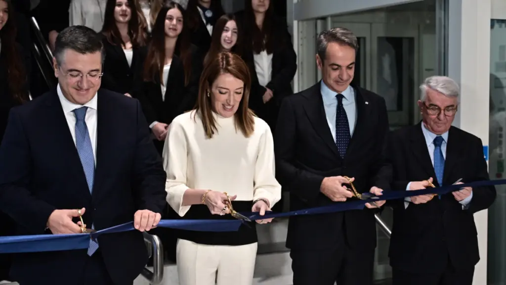 Μητσοτάκης: “Η συμμετοχή είναι ο ακρογωνιαίος λίθος της δημοκρατίας – Μέτσολα: Είμαι υπερήφανη για την Ελλάδα”