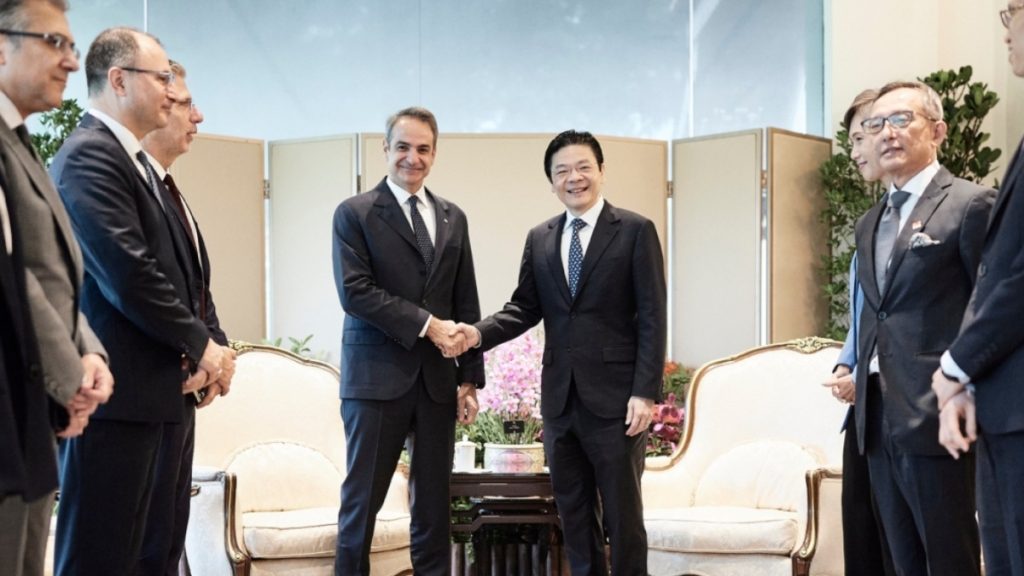 Πρωθυπουργός Σιγκαπούρης σε Μητσοτάκη: “Η οικονομία υπό την ηγεσία σας απογειώνεται – Βλέπουμε πολλές νέες ευκαιρίες στην Ελλάδα”