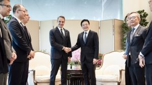 Συνάντηση Μητσοτάκη με τον πρωθυπουργό της Σιγκαπούρης: “Υπό την ηγεσία σας η οικονομία απογειώνεται”