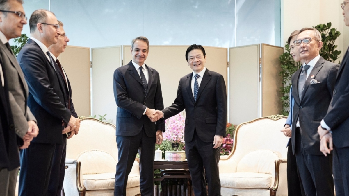 Συνάντηση Μητσοτάκη με τον πρωθυπουργό της Σιγκαπούρης: “Υπό την ηγεσία σας η οικονομία απογειώνεται”